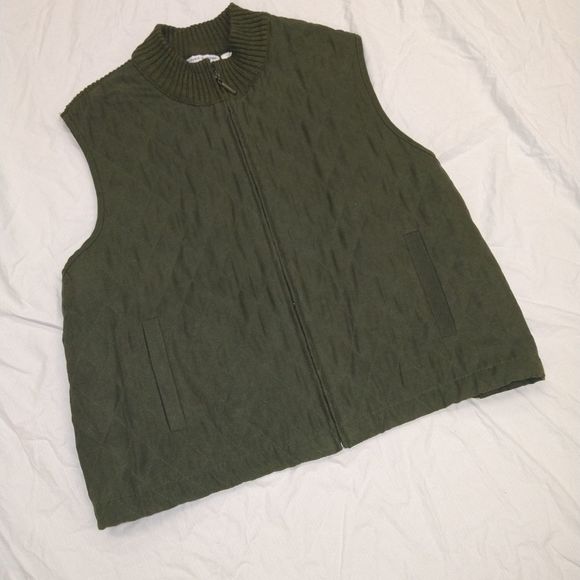 Alfred Dunner Jackets & Blazers - Alfred Dunner green knit back vest